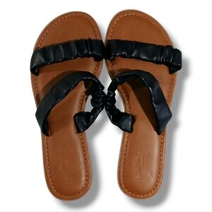 Universal Thread Willow Two-Band Scrunched Sandals